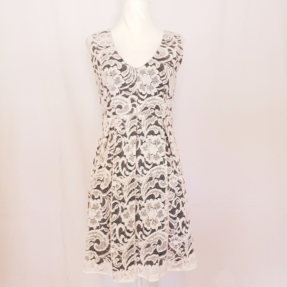 Monteau Cream Lace/Black Underlay Sleeveless Dress